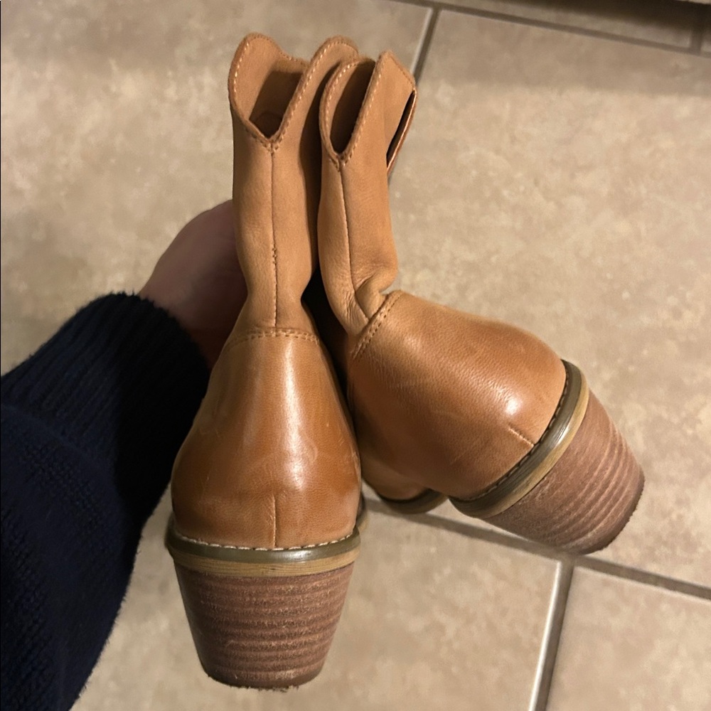 Crown Vintage 7 Tan Leather Women's Boots - Picture 6 of 6